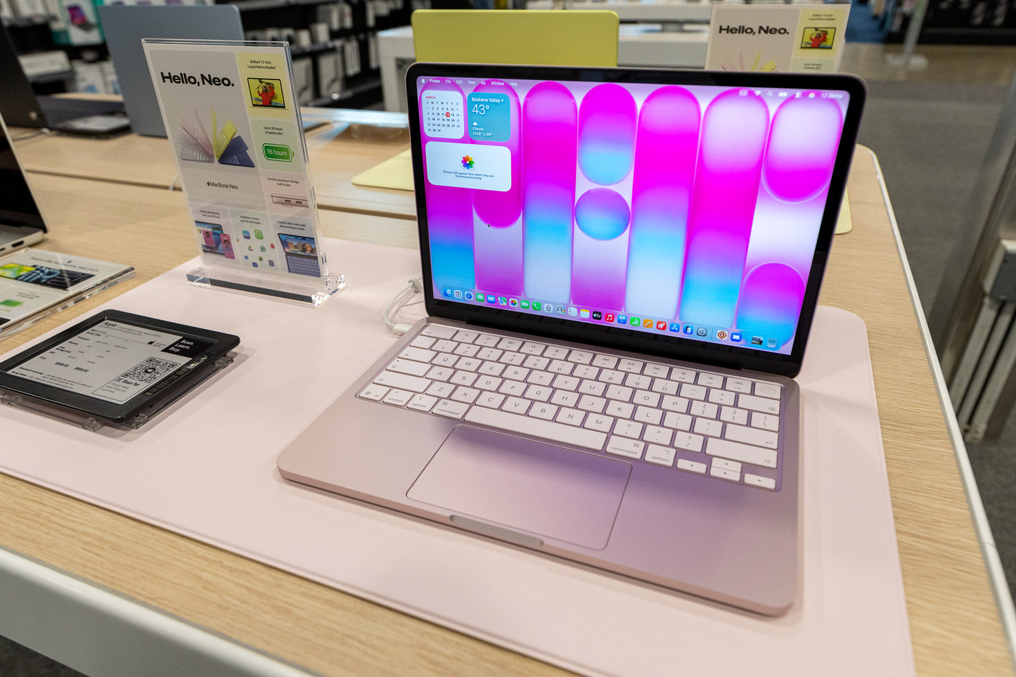 Apple MacBook Neo 13" Chip A18 Pro, 6-core CPU / 5-core GPU, 8 GB, 256 GB, Rosa Pastello